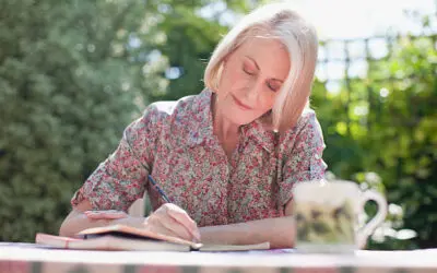 Journaling for Seniors: A Path to Mental Wellness and Emotional Clarity 